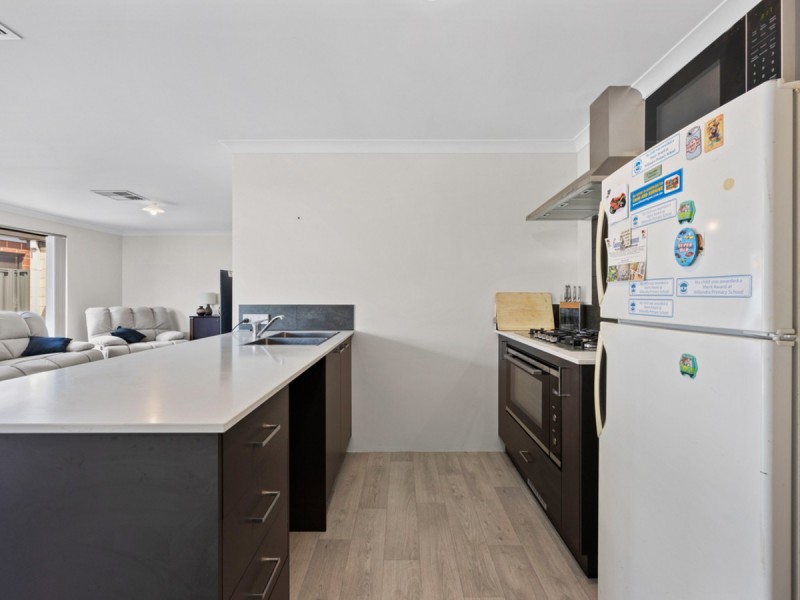 8 Ladysmith Loop, Wellard WA 6170