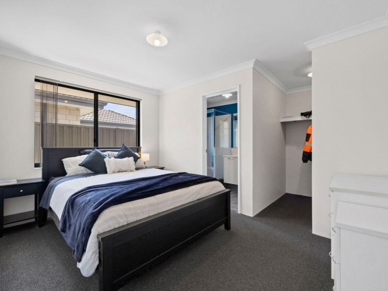 8 Ladysmith Loop, Wellard WA 6170
