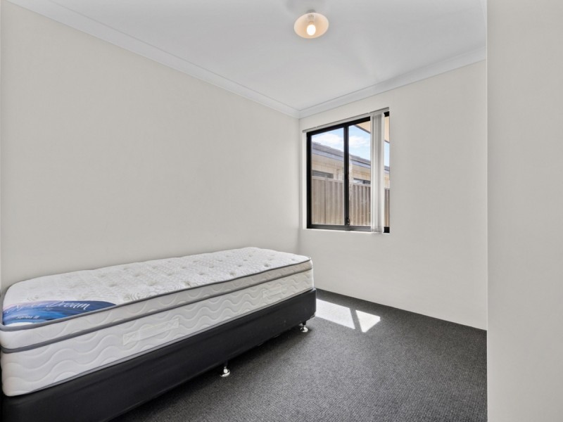 8 Ladysmith Loop, Wellard WA 6170
