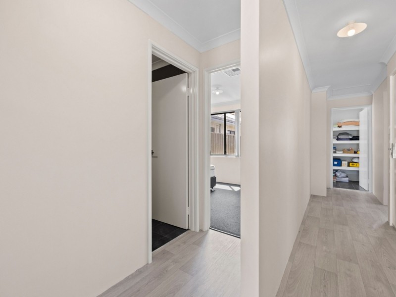 8 Ladysmith Loop, Wellard WA 6170