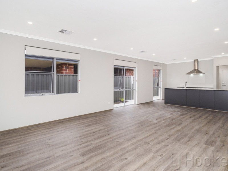 59 Lockhart Crescent, South Guildford WA 6055