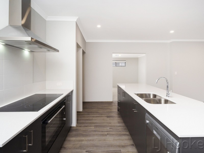 59 Lockhart Crescent, South Guildford WA 6055