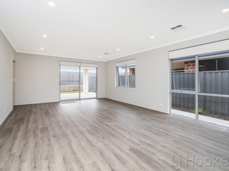 59 Lockhart Crescent, South Guildford WA 6055