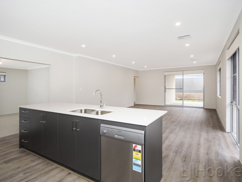 59 Lockhart Crescent, South Guildford WA 6055