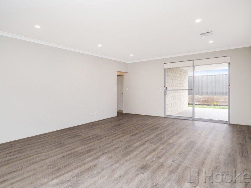 59 Lockhart Crescent, South Guildford WA 6055