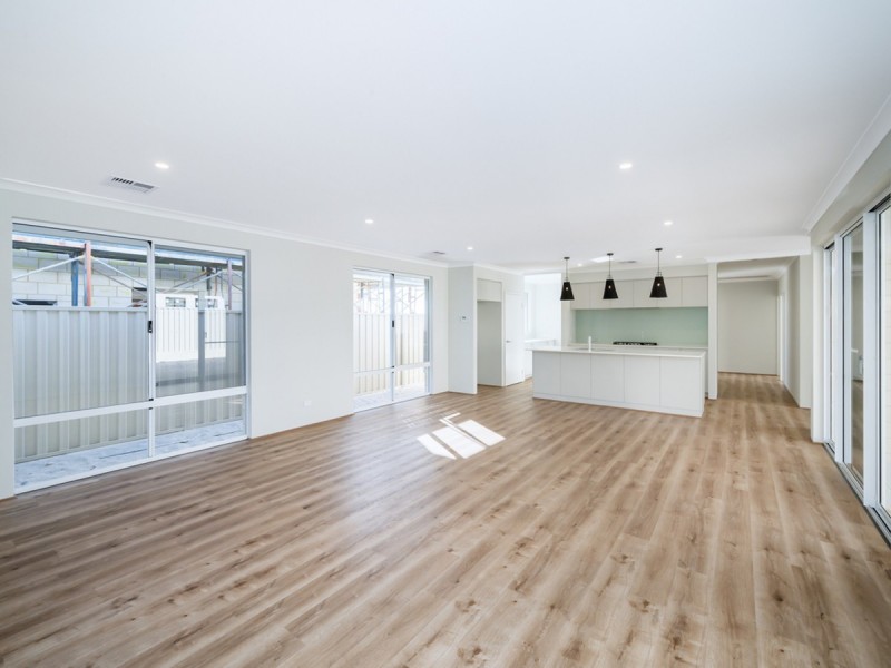 30 Venetian Road, Eglinton WA 6034