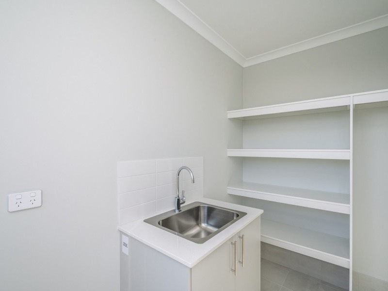 30 Venetian Road, Eglinton WA 6034