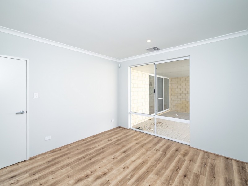 30 Venetian Road, Eglinton WA 6034