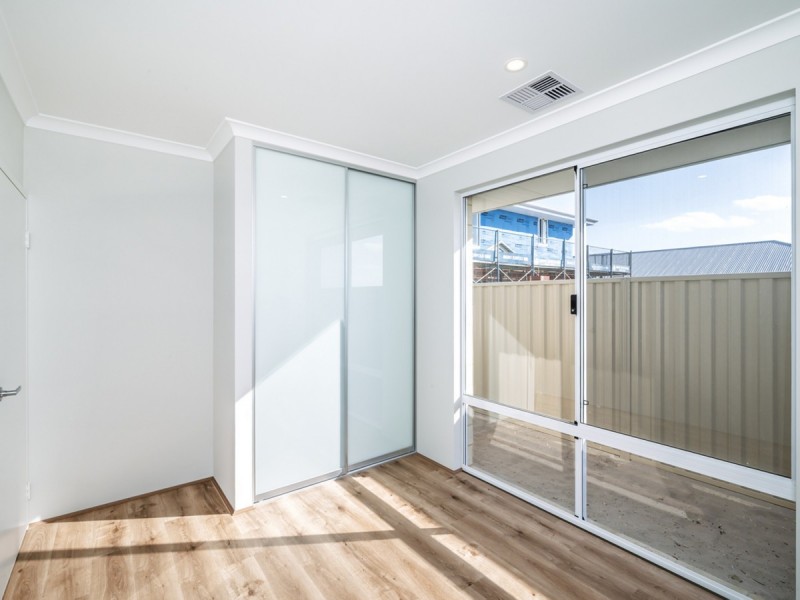 30 Venetian Road, Eglinton WA 6034