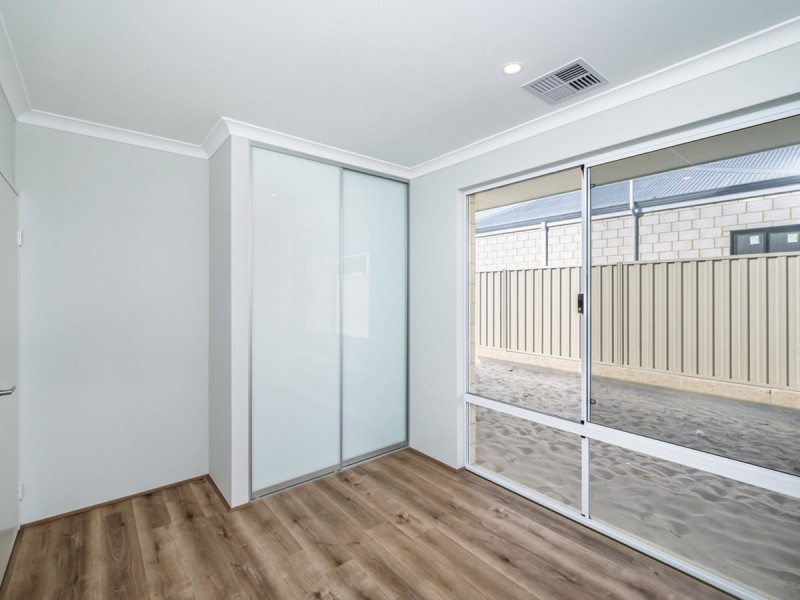 30 Venetian Road, Eglinton WA 6034