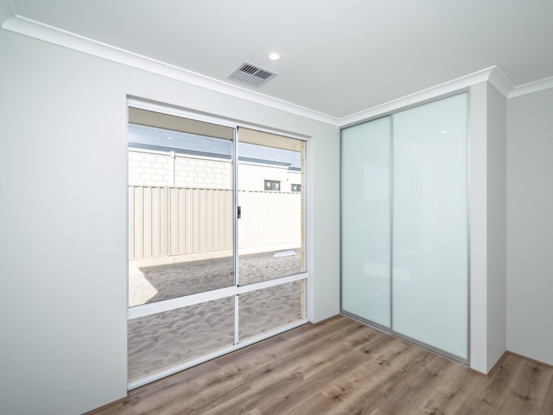 30 Venetian Road, Eglinton WA 6034