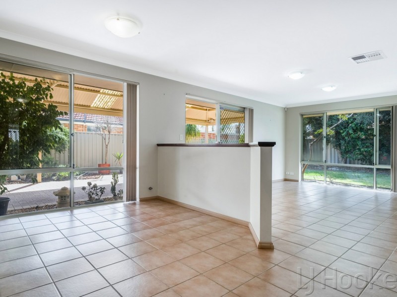 55 Lydiard Retreat, Canning Vale WA 6155