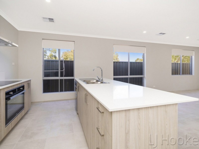 25 Preston Grove, South Guildford WA 6055