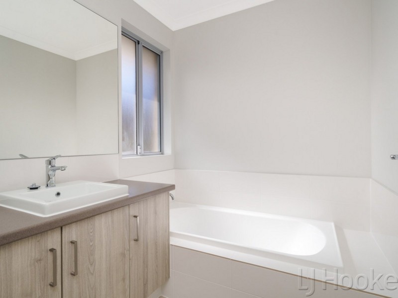 25 Preston Grove, South Guildford WA 6055