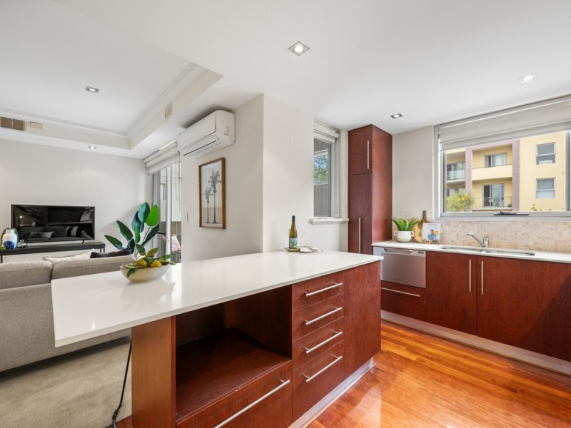 4/154 Aberdeen Street, Northbridge WA 6003