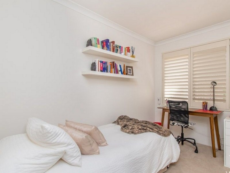 11/2 Palmerston Street, St James WA 6102