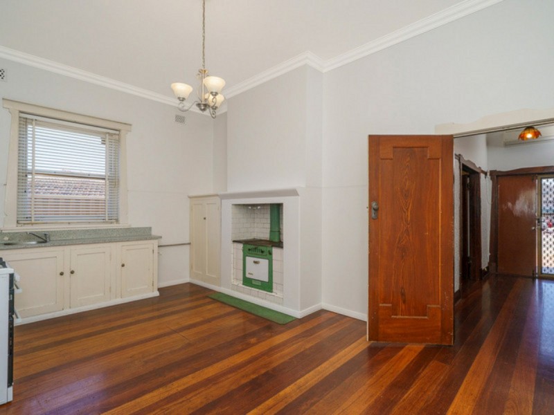 4 Kooyong Road, Rivervale WA 6103