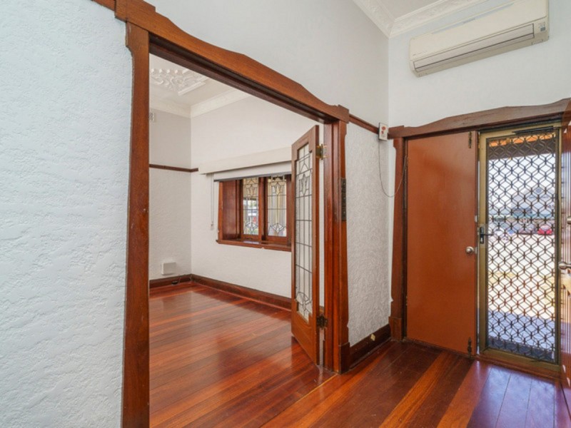 4 Kooyong Road, Rivervale WA 6103