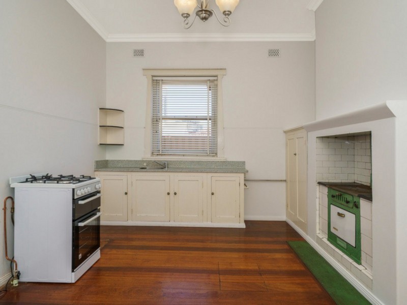 4 Kooyong Road, Rivervale WA 6103