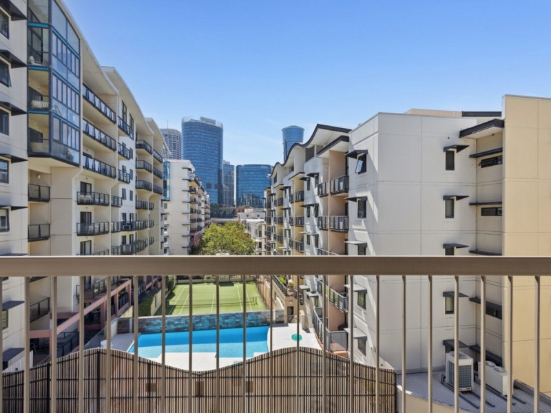 504/130A Mounts Bay Road, Perth WA 6000