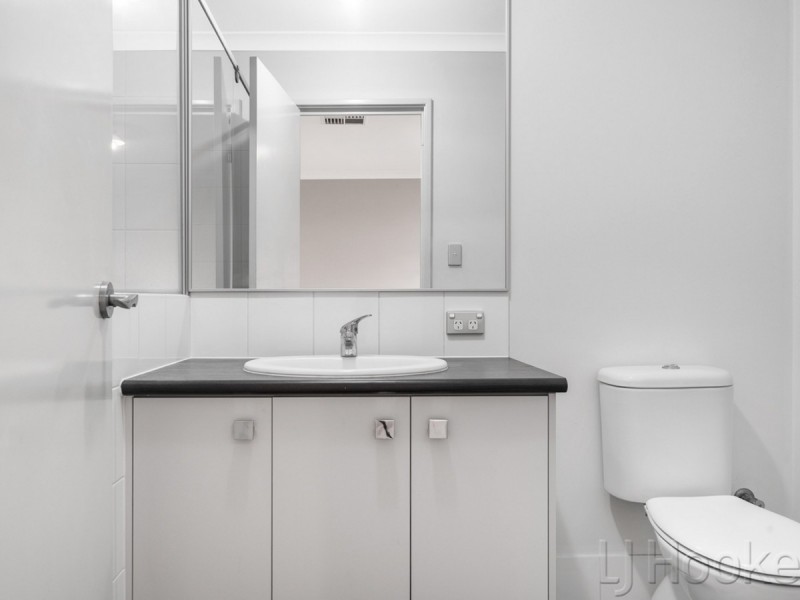 13/6 Chipping Crescent, Butler WA 6036