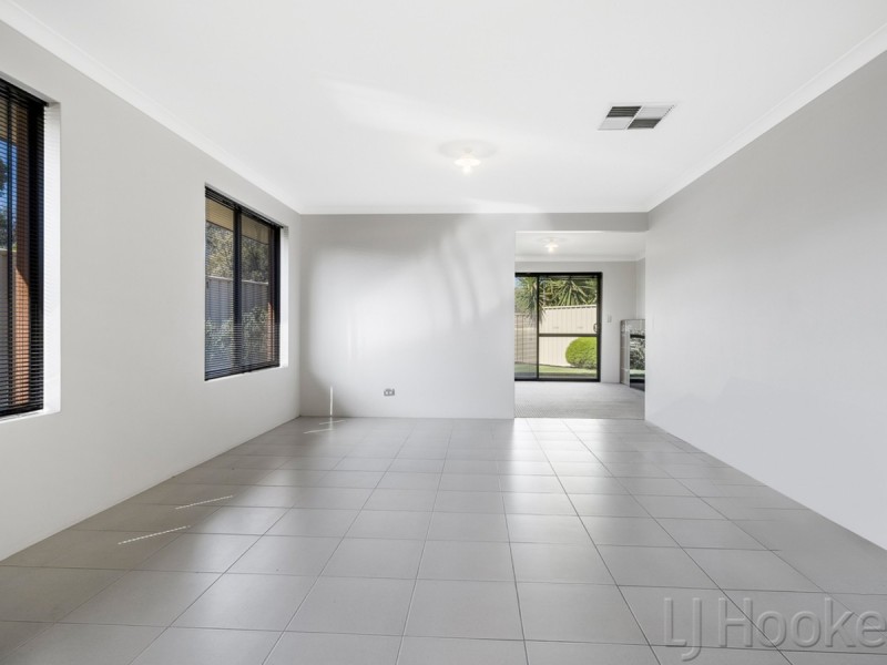 13/6 Chipping Crescent, Butler WA 6036