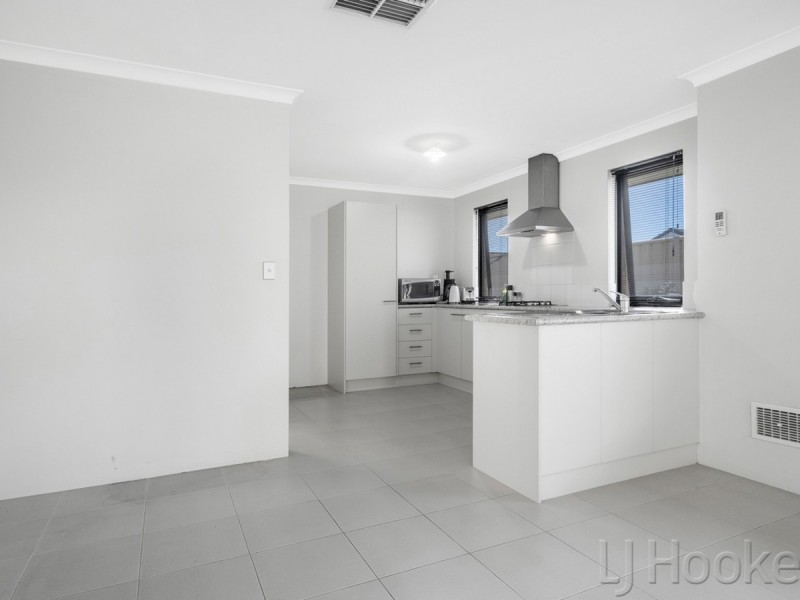 13/6 Chipping Crescent, Butler WA 6036