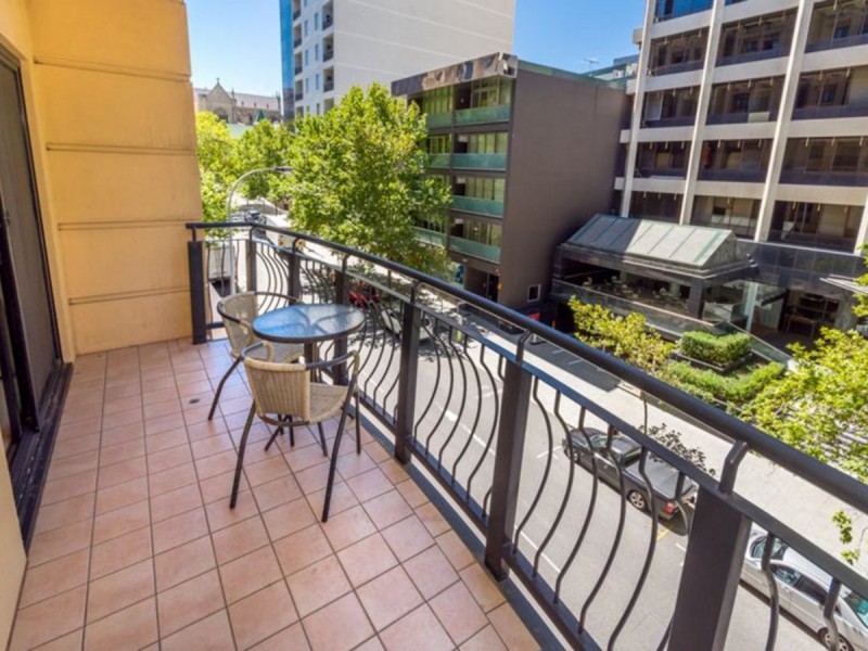 304/2 St Georges Terrace, Perth WA 6000