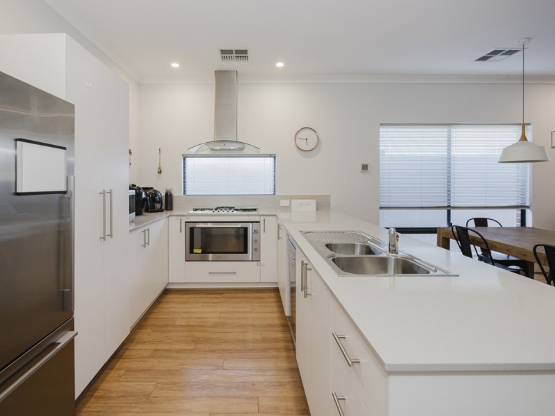 2 Betts Lane, Alkimos WA 6038