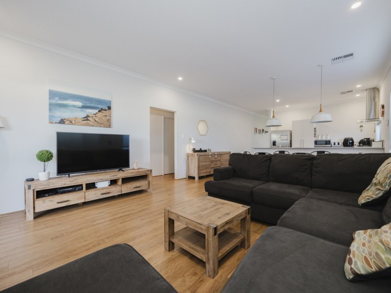 2 Betts Lane, Alkimos WA 6038