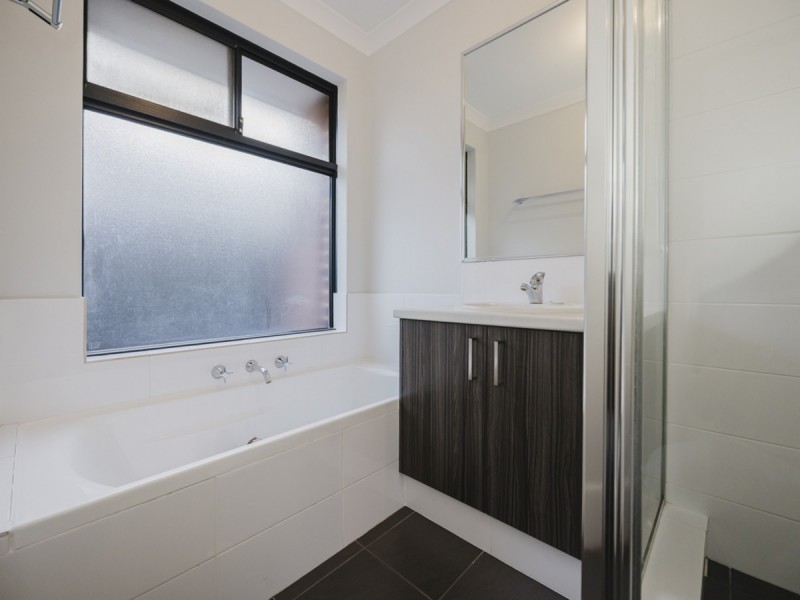 2 Betts Lane, Alkimos WA 6038