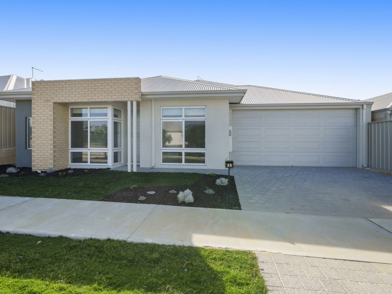 25 Boardwalk Street, Yanchep WA 6035