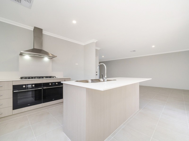 25 Boardwalk Street, Yanchep WA 6035