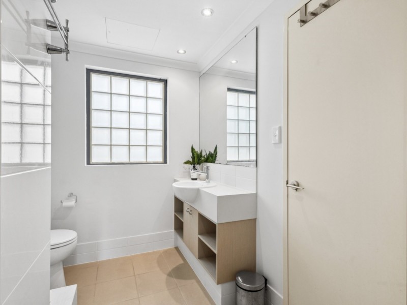 42/18 Wellington Street, East Perth WA 6004