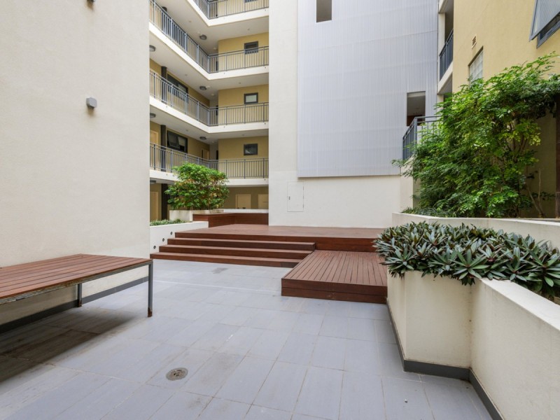 42/18 Wellington Street, East Perth WA 6004