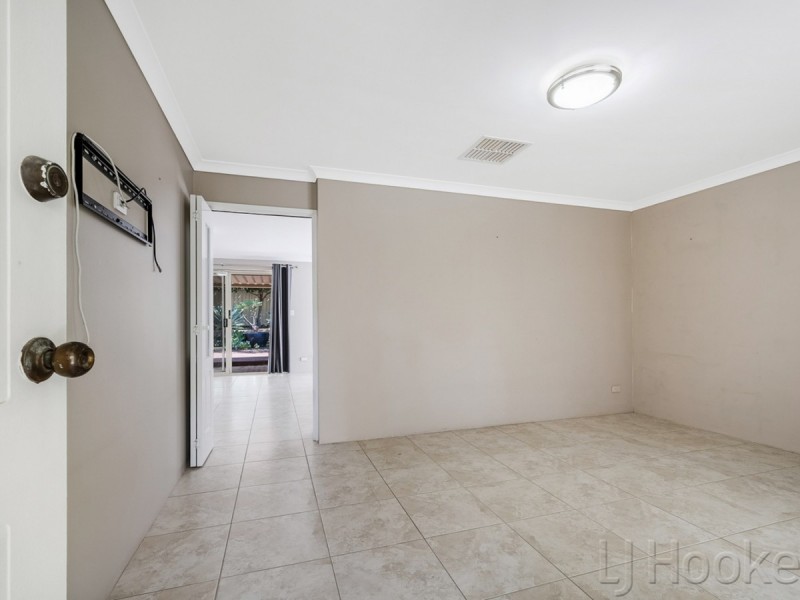 15 Addison Gardens, Merriwa WA 6030