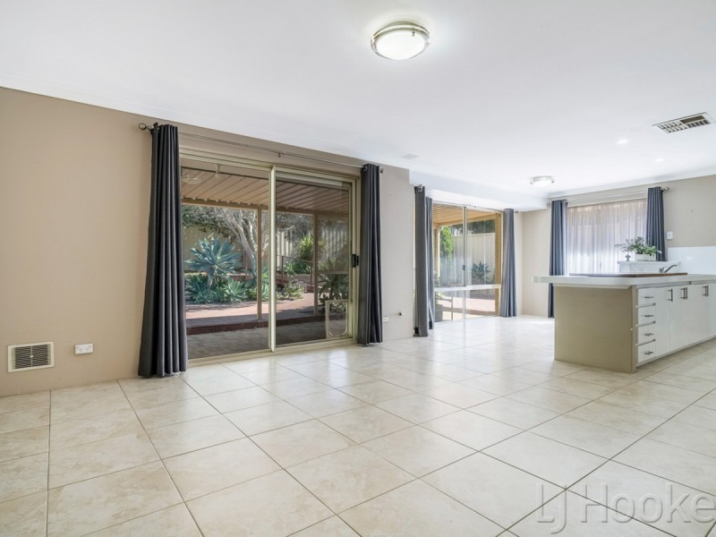 15 Addison Gardens, Merriwa WA 6030