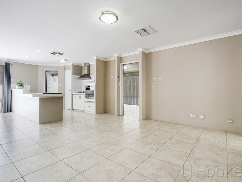 15 Addison Gardens, Merriwa WA 6030