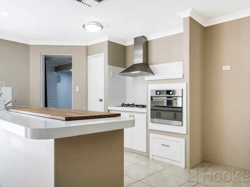 15 Addison Gardens, Merriwa WA 6030