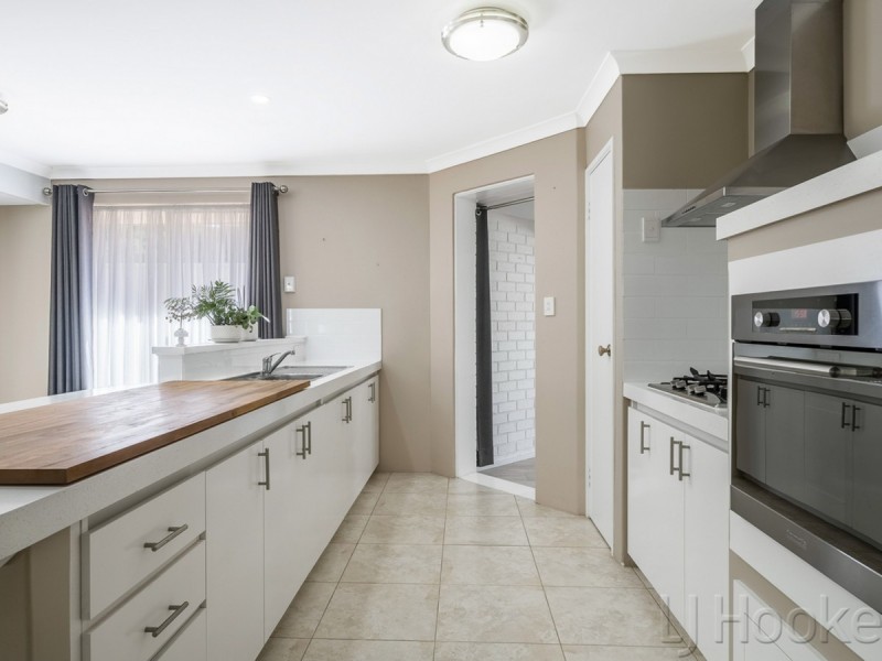 15 Addison Gardens, Merriwa WA 6030