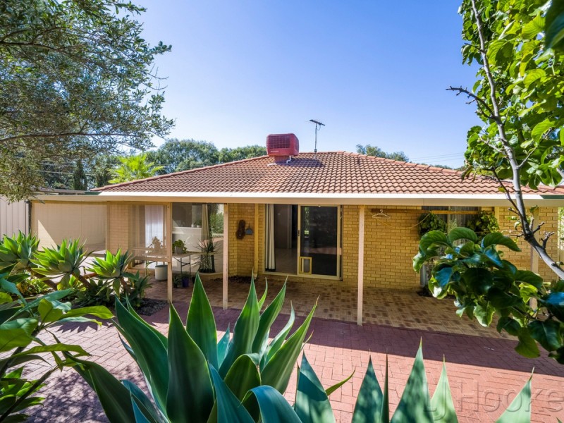 15 Addison Gardens, Merriwa WA 6030