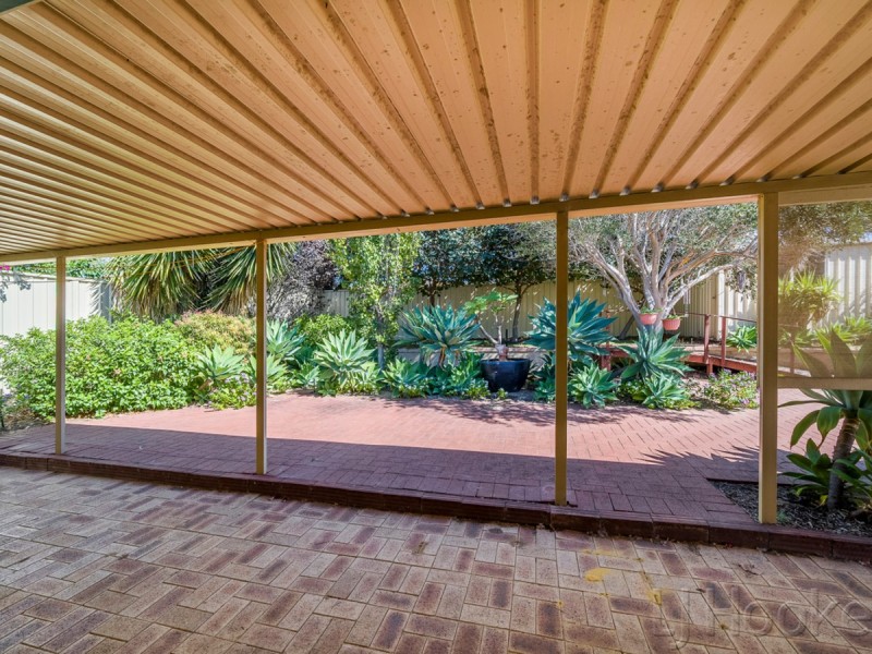 15 Addison Gardens, Merriwa WA 6030
