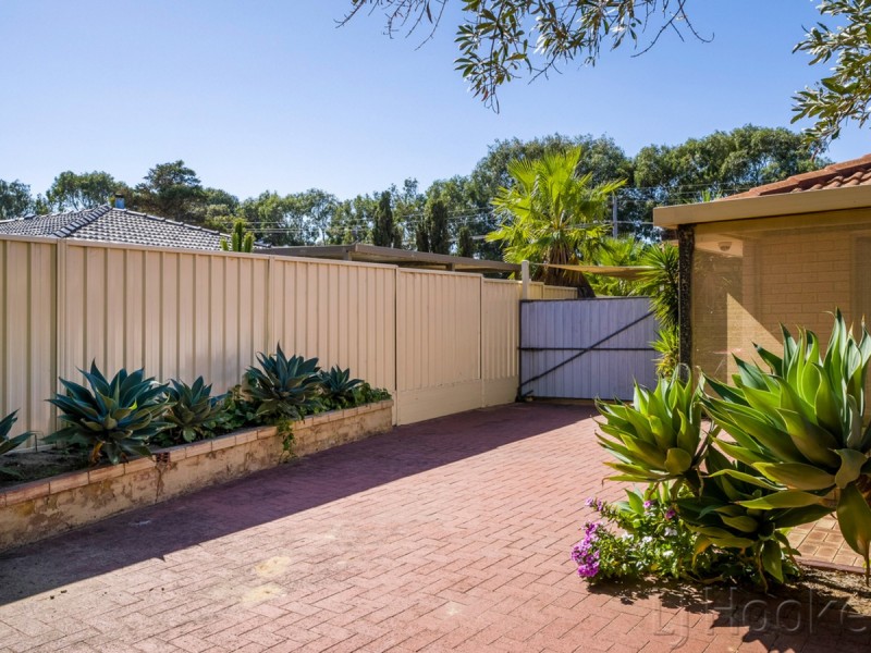 15 Addison Gardens, Merriwa WA 6030