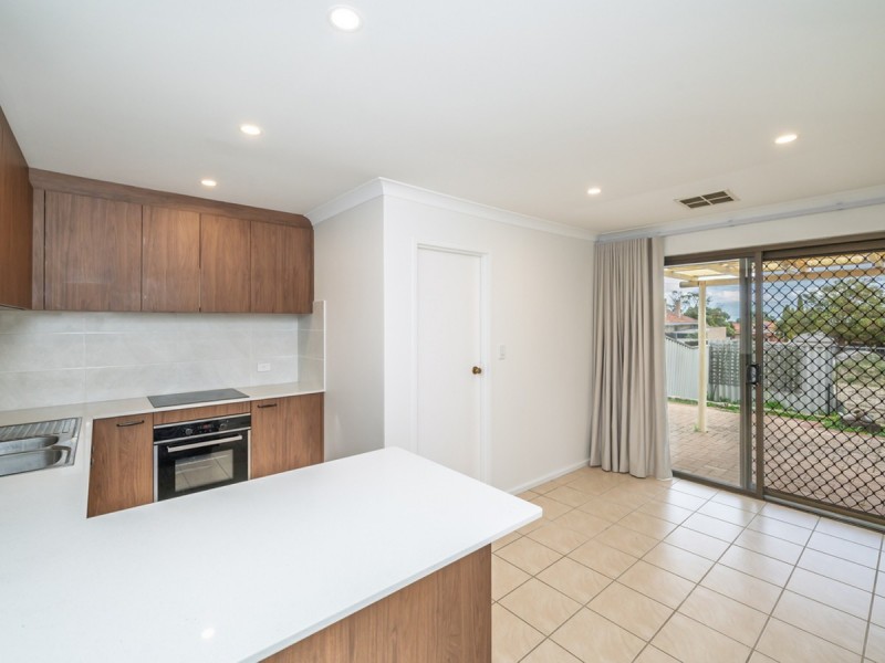 4/5 Western Avenue, Yokine WA 6060