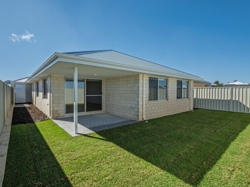 7 Parktree Avenue, Yanchep WA 6035