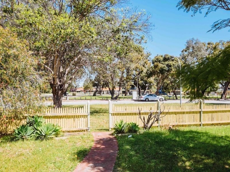 7 Morgan Road, Redcliffe WA 6104