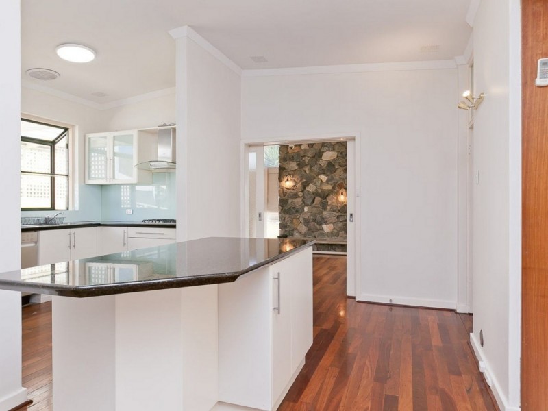 109 Arnott Street, Trigg WA 6029