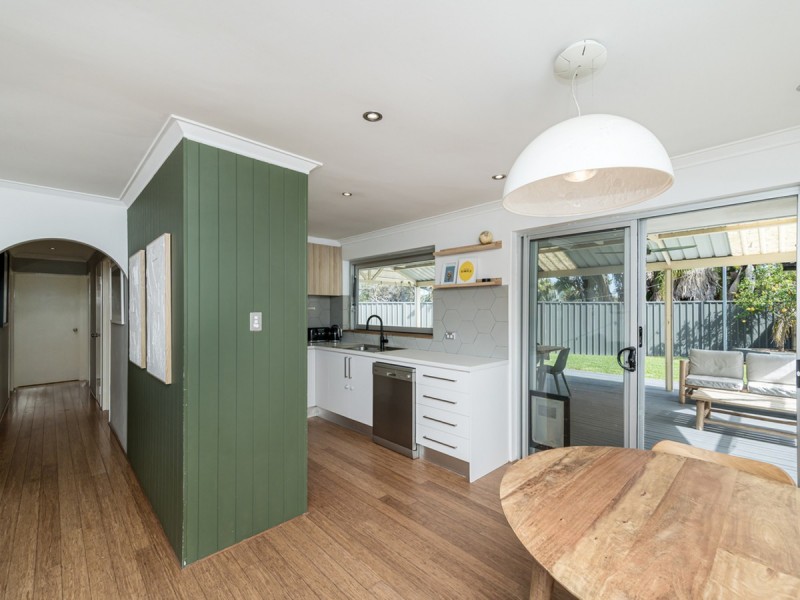 1B Crown Court, Carine WA 6020