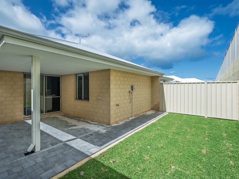 17 Rainbow Parkway, Two Rocks WA 6037