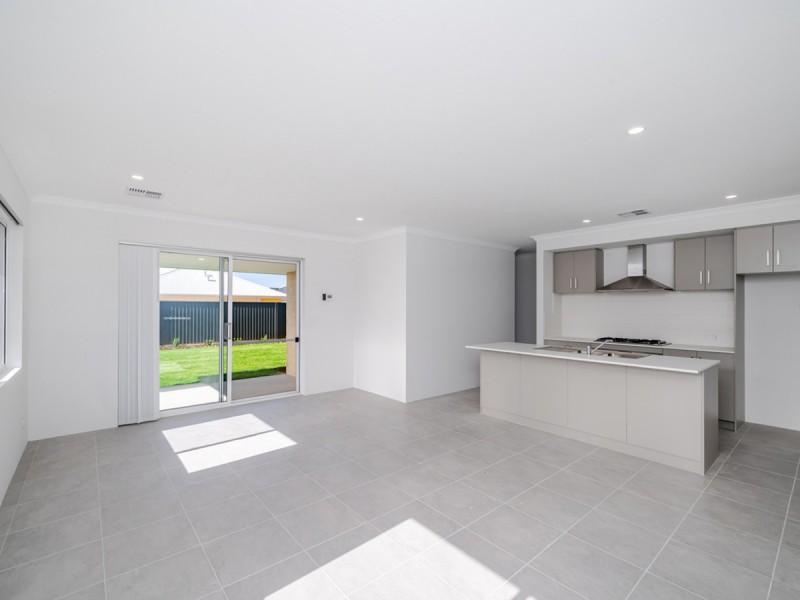 12 Dharug Street, Yanchep WA 6035